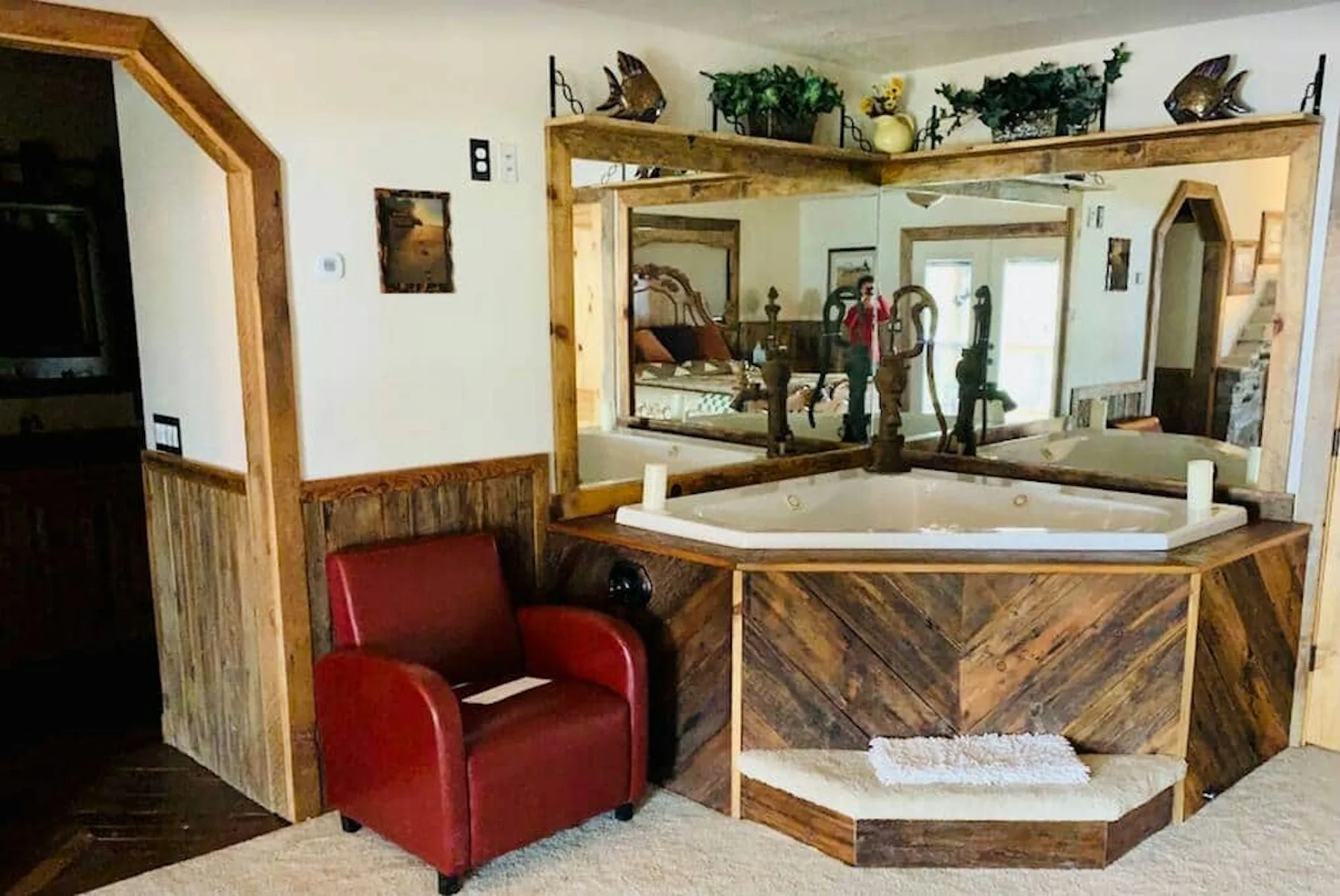 Ponderosa’s existing in-room jetted tub with rustic wood surround