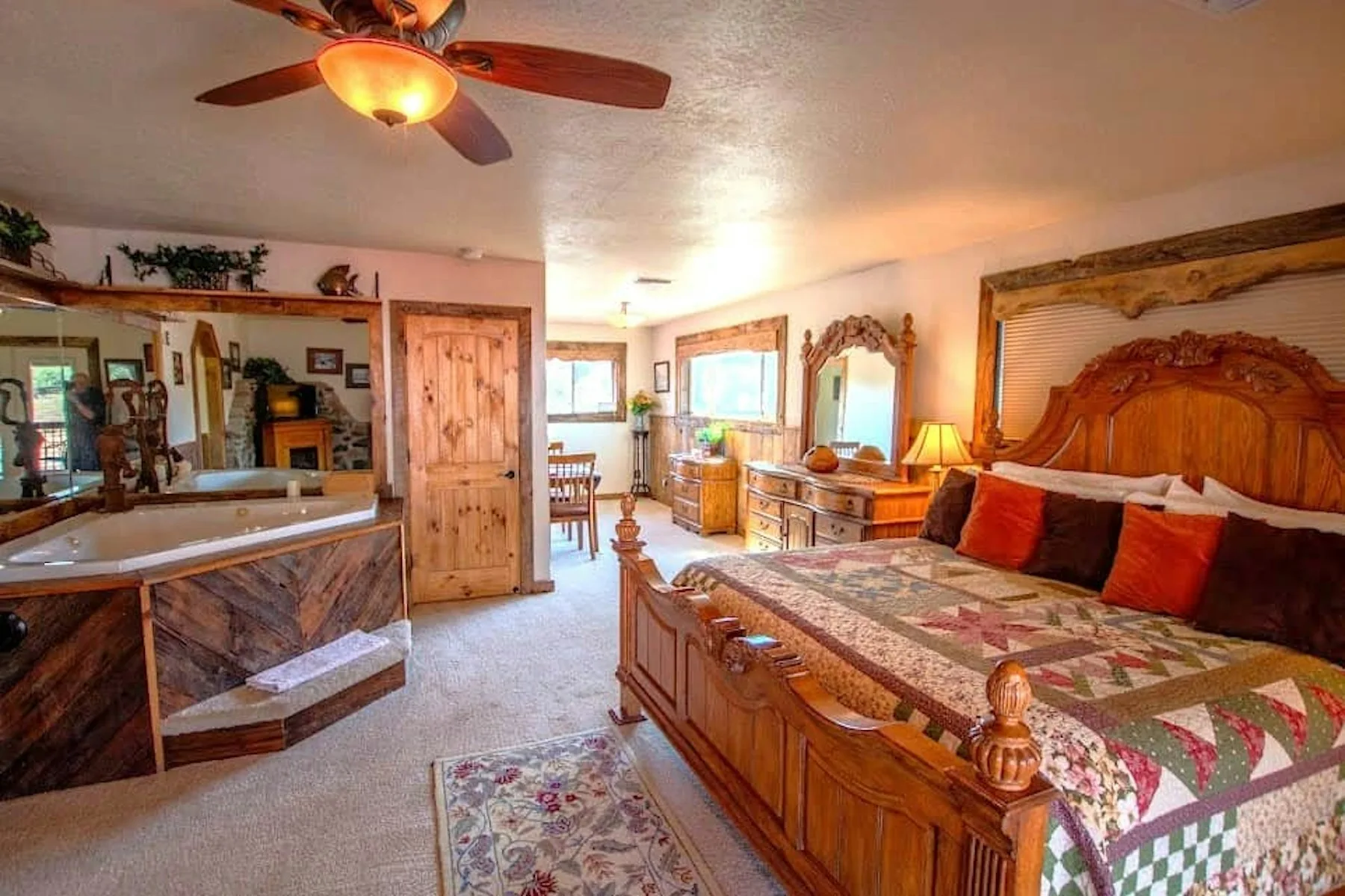 Ponderosa king suite at the current Beeline Guest House